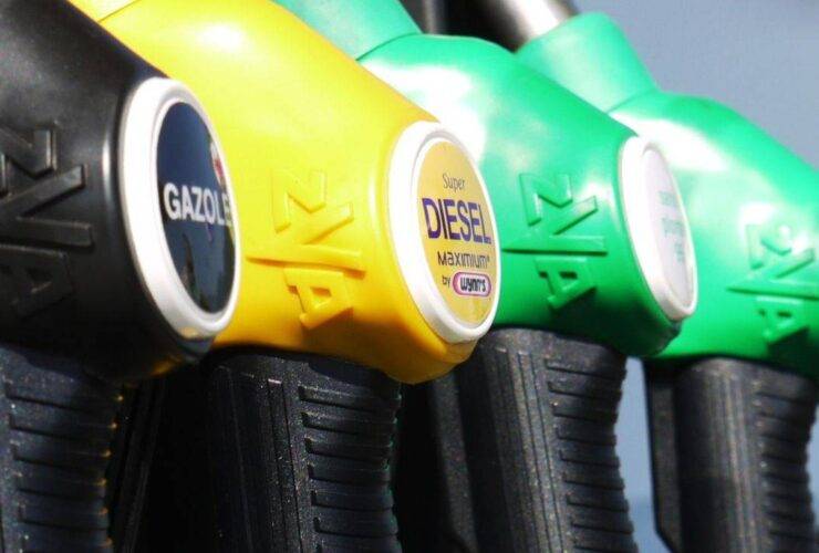 Nuovi aumenti di diesel e benzina