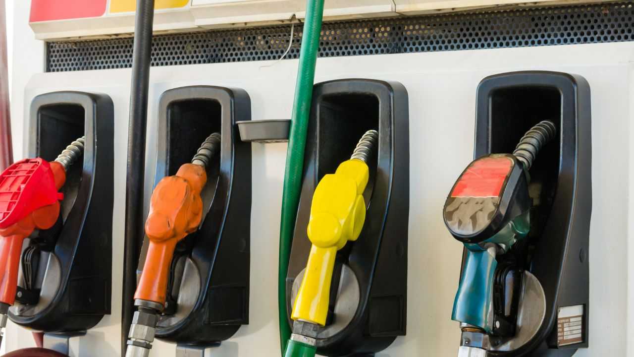 settore petrolifero aumenti da record